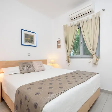 Chiara Spiti, Stelida Stelida (Naxos)